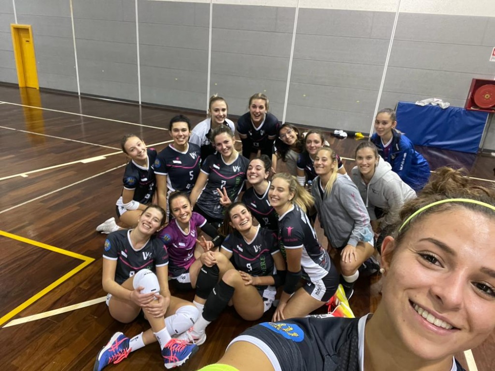 Seconda vittoria Villadies Farmaderbe e primo selfie di squadra