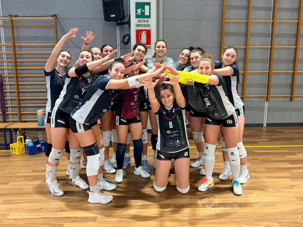 Villadies Farmaderbe-Eurovolleyschool 3-0