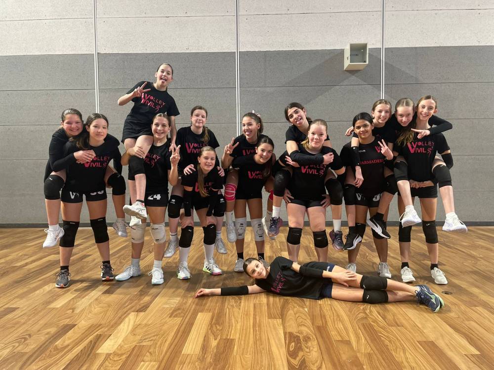 Under 13 Villadies con le nuove magliette da riscaldamento Stiven Studio Ottica Palmanova