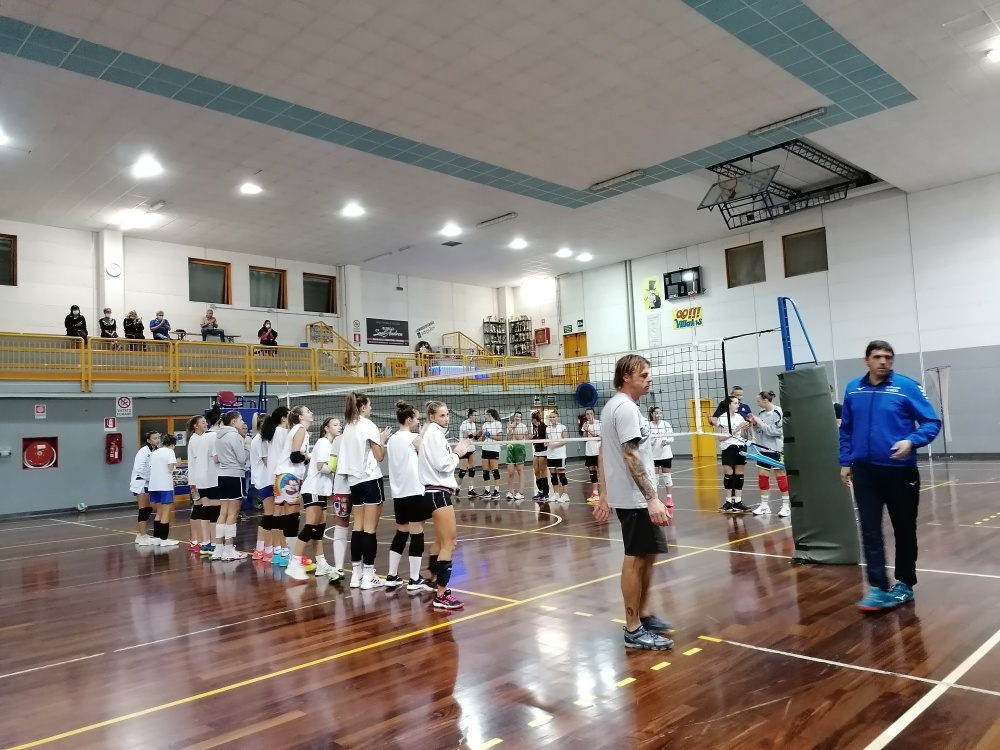 Fine dell'allenamento congiunto tra Villadies Farmaderbe ed Estvolley